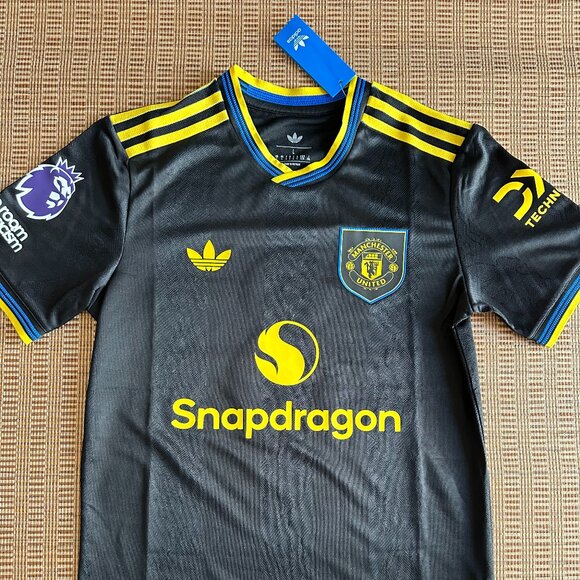 Adidas Manchester United 25/26 third away jersey, black #8 Fernandes, size Large - Picture 1 of 7
